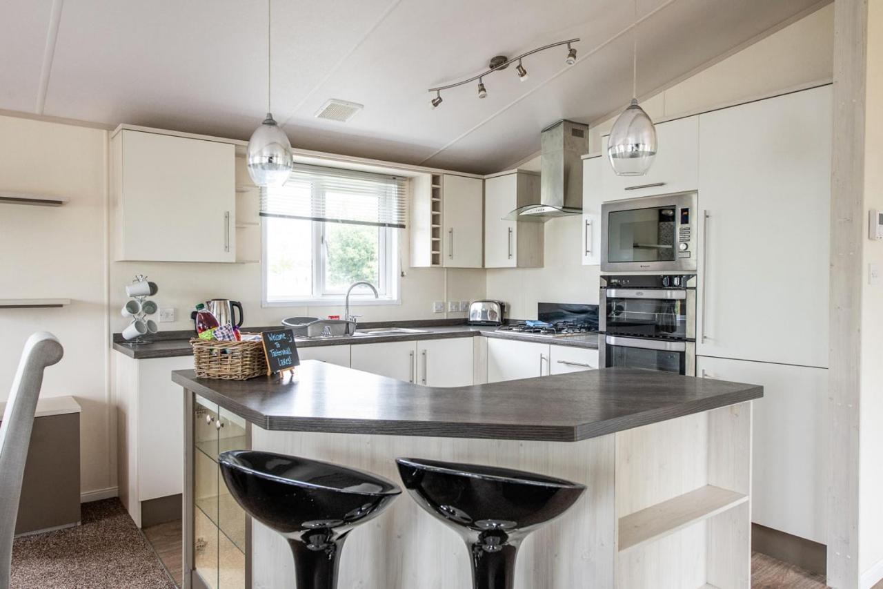 The Lakes Rookley Luaran gambar A typical interior of a static
