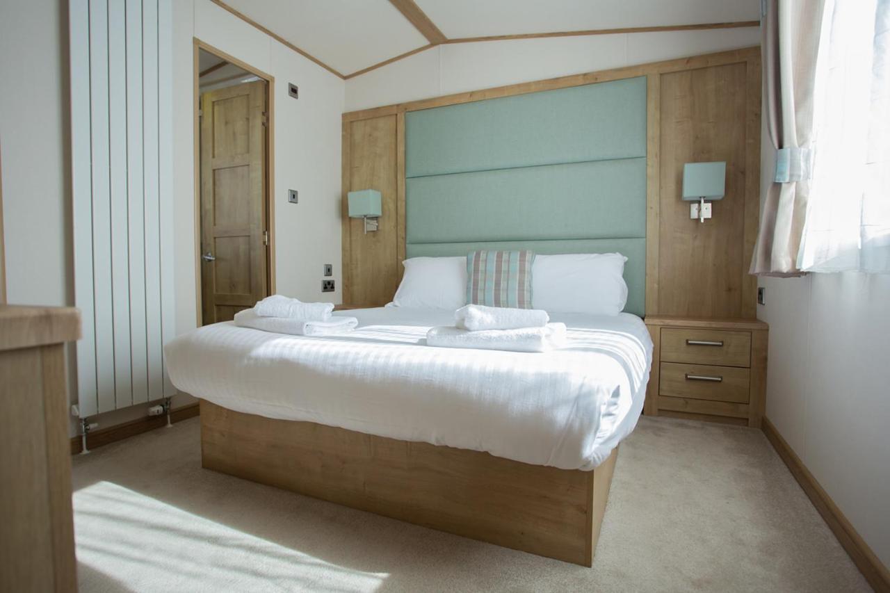 The Lakes Rookley Luaran gambar A bedroom in a static