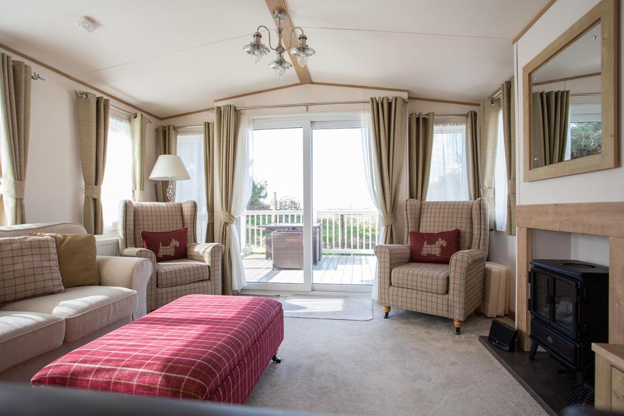 The Lakes Rookley Luaran gambar Interior of a static