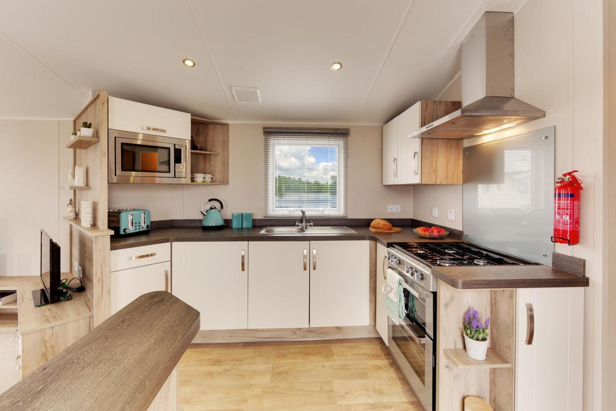 The Lakes Rookley Luaran gambar A typical kitchen in a static