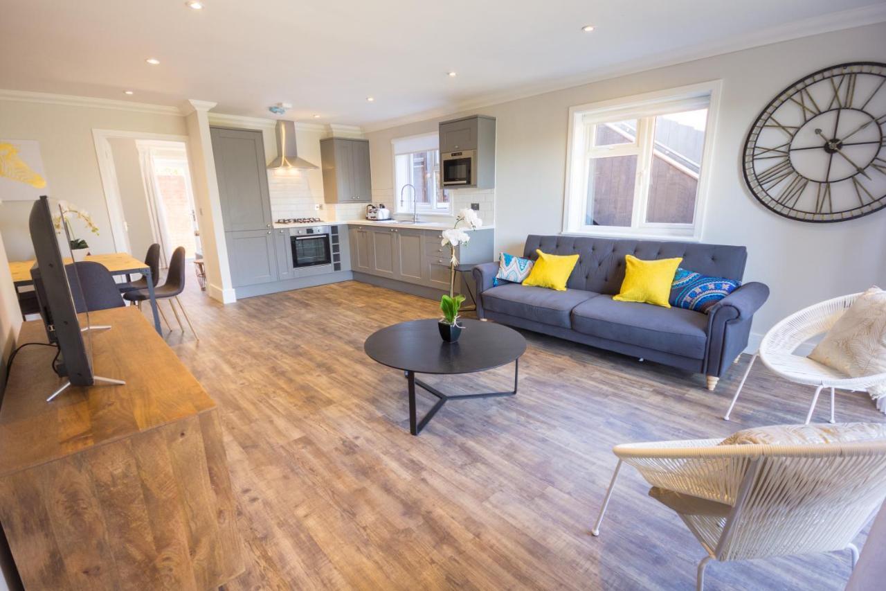 The Lakes Rookley Luaran gambar Interior of a typical apartment